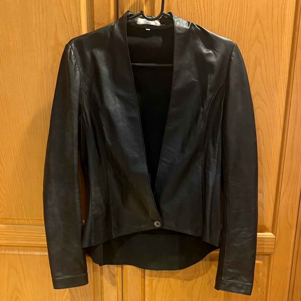 Jakett...etc. Black Leather Short Jacket Size XS